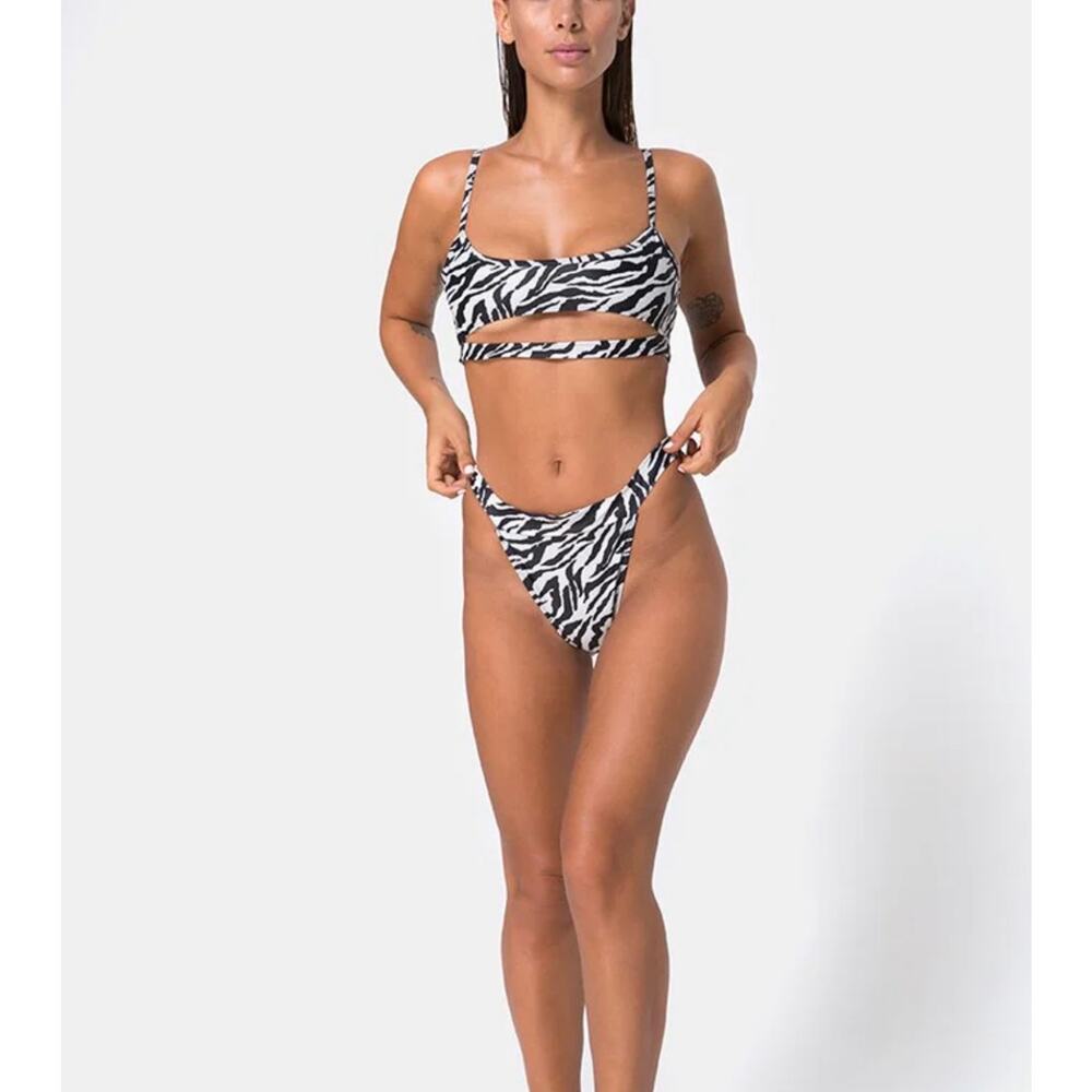 $75 NWT Motel Bulvya Bikini top & Bottom In Mini Zebra sz Medium
